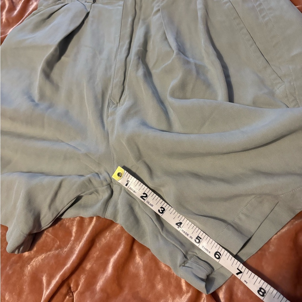 Tommy Bahama Silk Pleated Vintage High Waist Shorts Flattering 80s Retro Classic - Picture 4 of 8